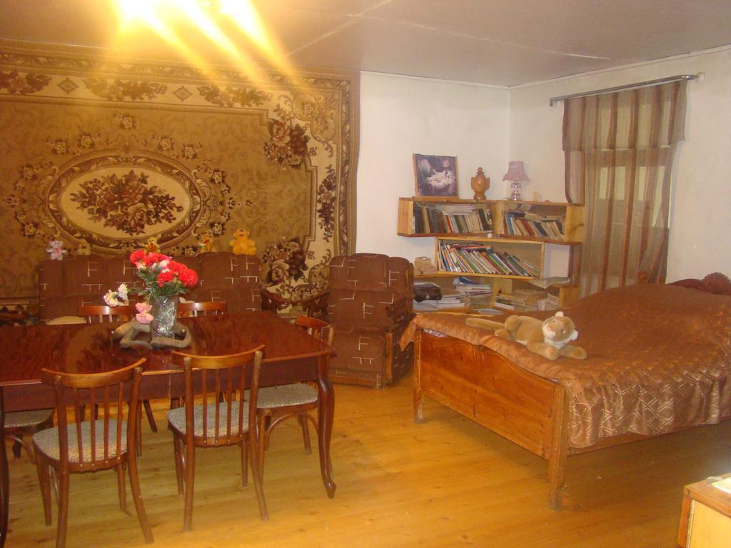 Guest House Tavaduri เมสเตีย ภายนอก รูปภาพ